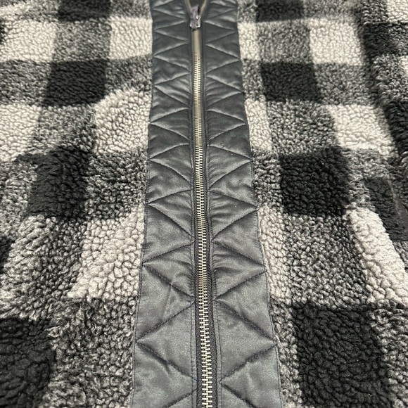 Abercrombie & Fitch Jacket Womens Small Gray Black Plaid Fleece Zip Up Jacket - Picture 3 of 9